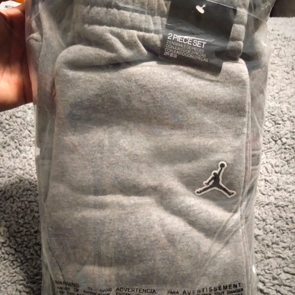 Jordan 2 Piece. Size 7Y